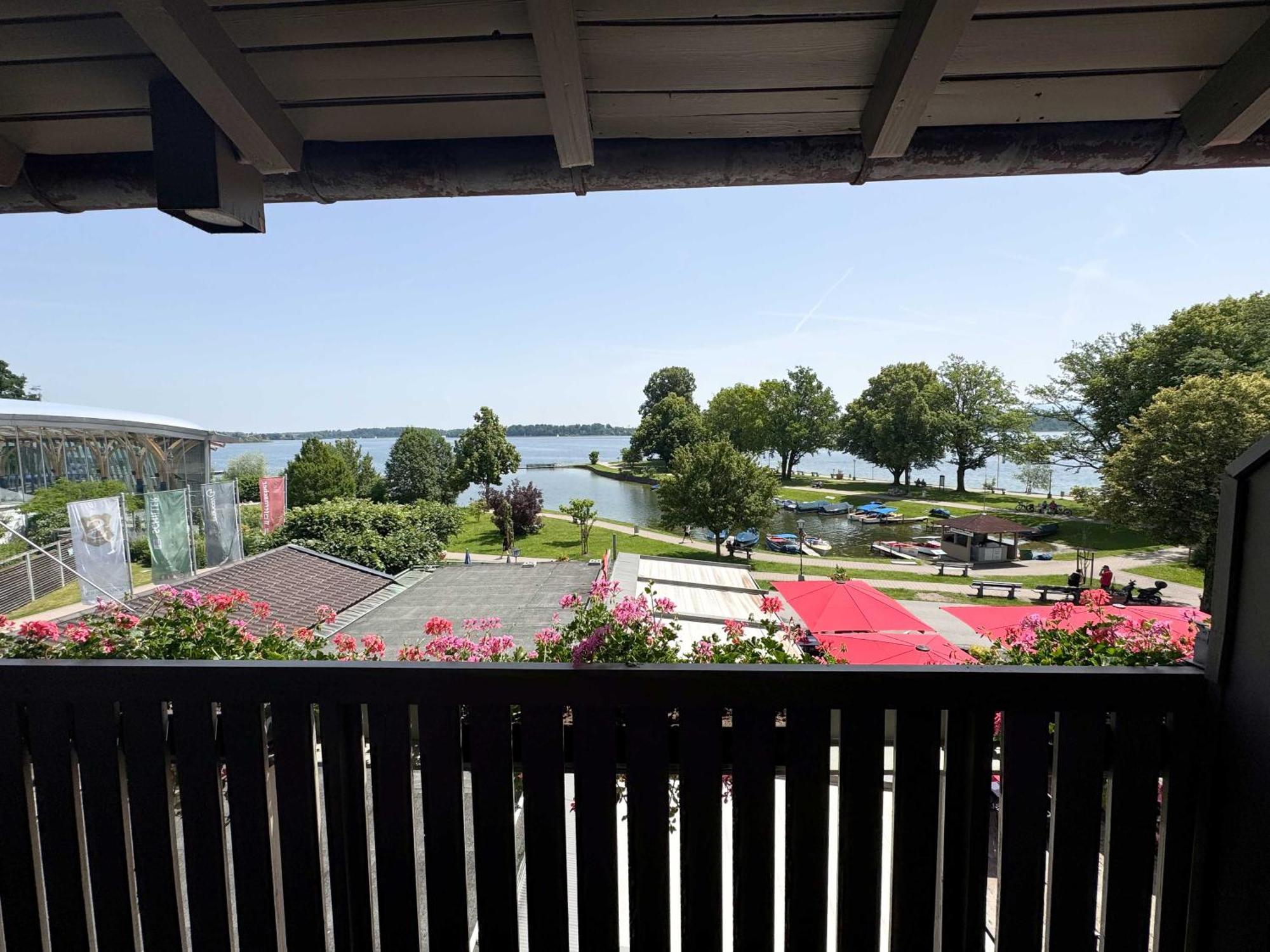 Hotel Schlossblick Chiemsee Приен ам Химзее Екстериор снимка