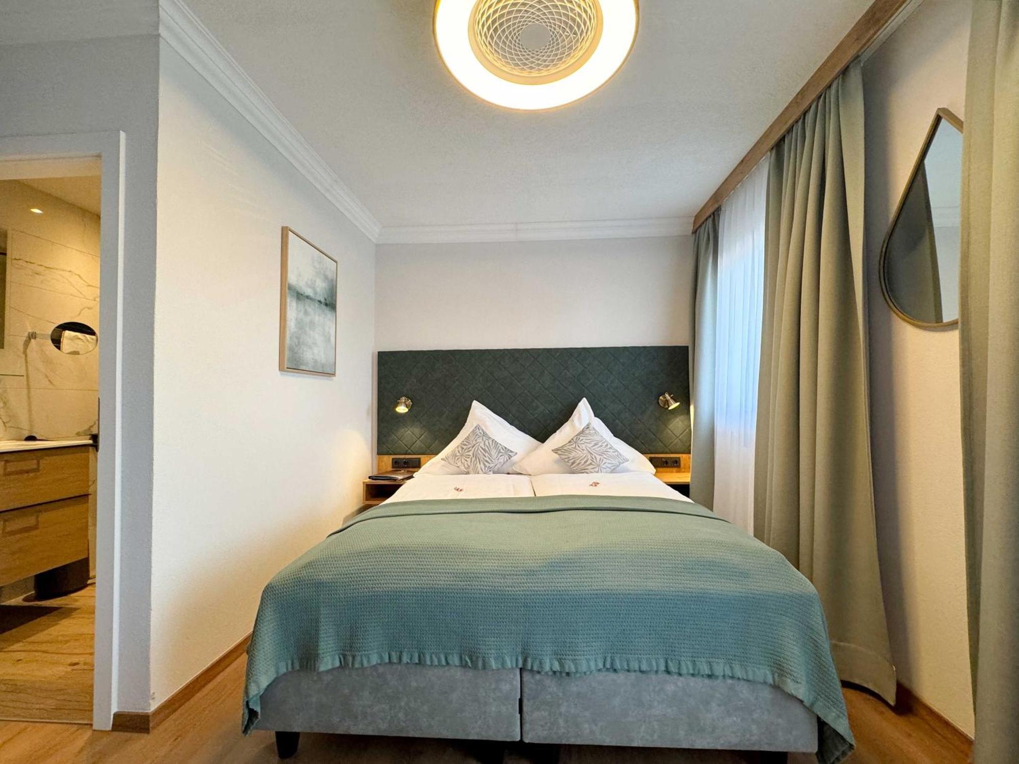 Hotel Schlossblick Chiemsee Приен ам Химзее Екстериор снимка