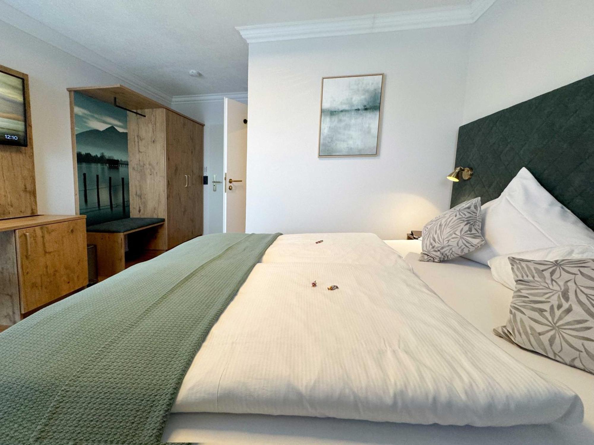 Hotel Schlossblick Chiemsee Приен ам Химзее Екстериор снимка